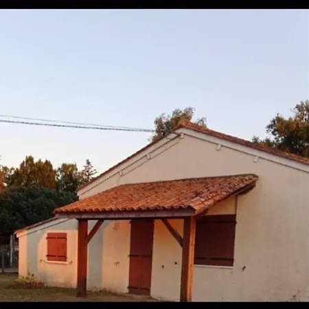 Habitación en casa particular Close To Bordeaux Montendre