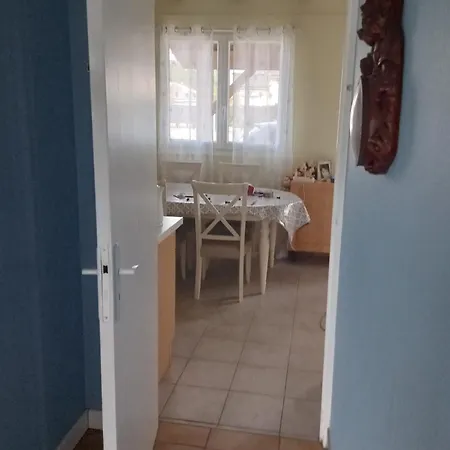 Close To Bordeaux Homestay *