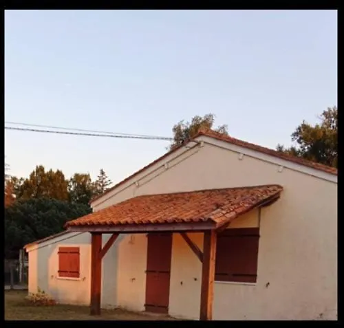 Habitación en casa particular Close To Bordeaux Montendre